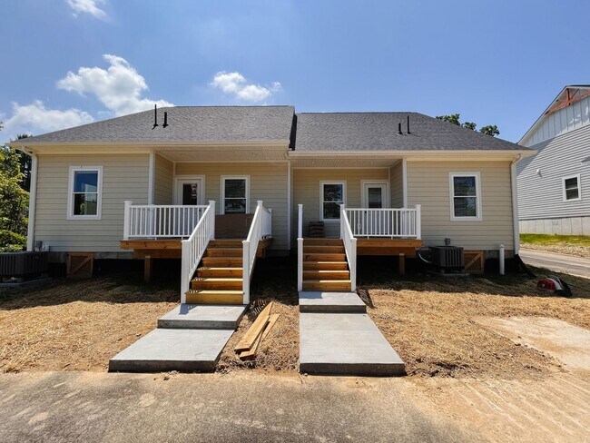 Building Photo - Brand New 3 Bed, 2 Bath One-Level Townhome