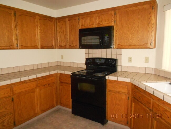 Building Photo - ? Beautiful 3-Bedroom, 2-Bathroom Home in ...