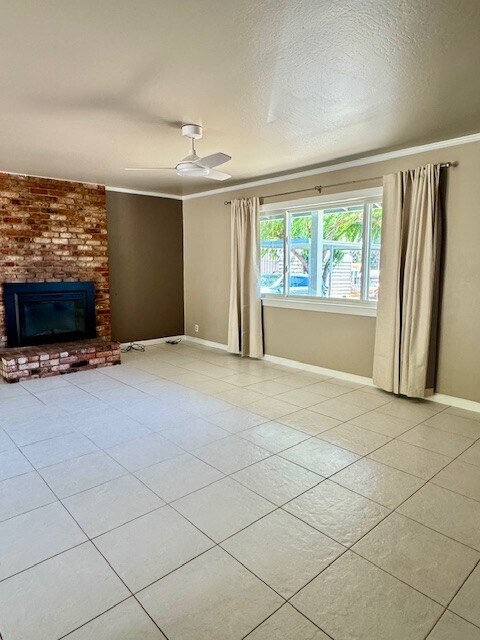 Building Photo - 5117 Myrtle Dr