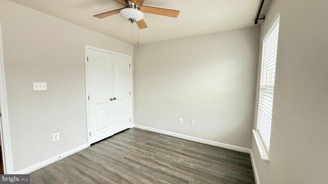 Building Photo - 23227 Roberts Tavern Dr