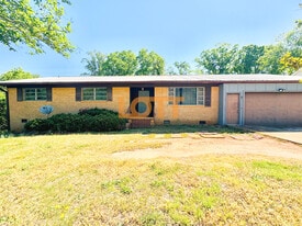 Building Photo - 214 Hunts Bridge Rd