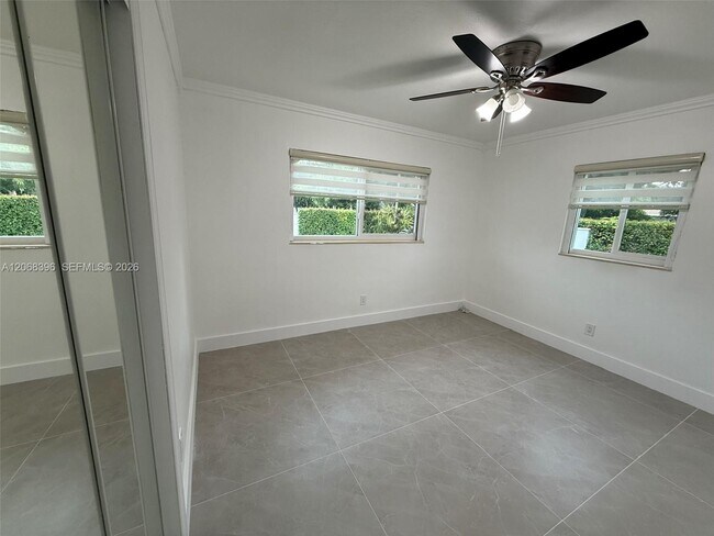 Building Photo - 5530 SW 96th Ave