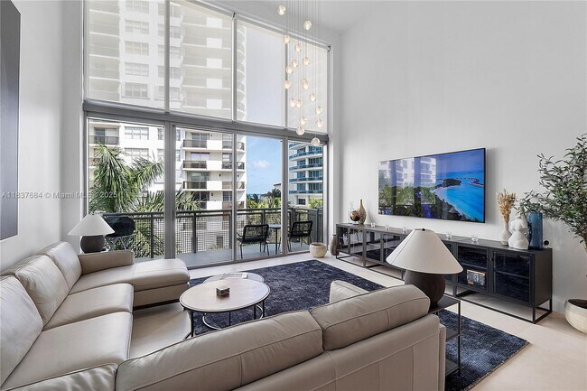 Building Photo - 6000 Collins Ave