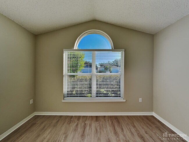 Building Photo - 3805 Stonefield Dr
