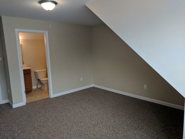 Building Photo - 26 Eagle Ridge Rd