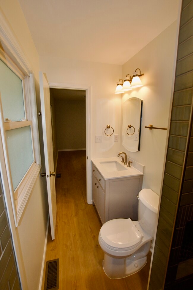 Building Photo - 1714 Aydlett Cir