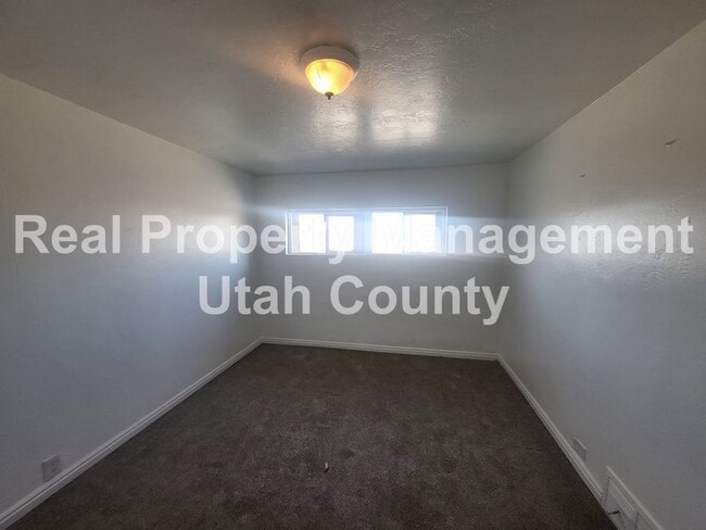 Building Photo - 345 N 1000 W St
