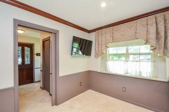 Building Photo - 3015 Bainbridge Ct