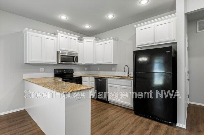 Building Photo - 820 Baker St NW