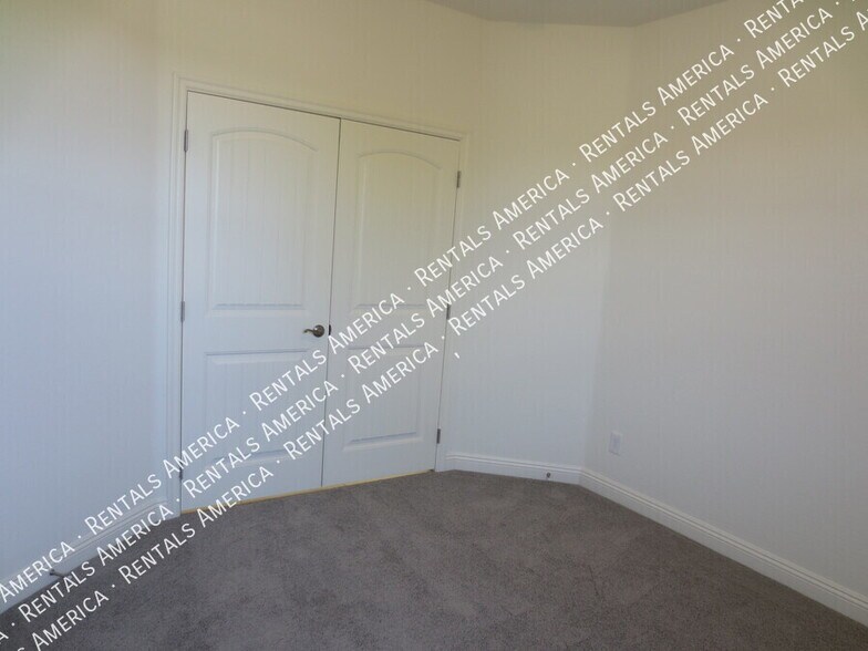 Building Photo - 20756 W Legend Trail