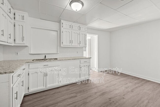 Building Photo - 1441 Creel St