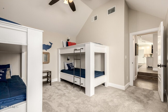 Building Photo - 2013 E Mallory St