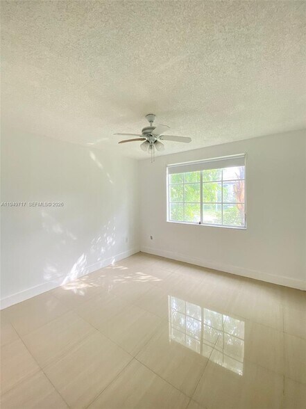 Building Photo - 2440 E Preserve Way