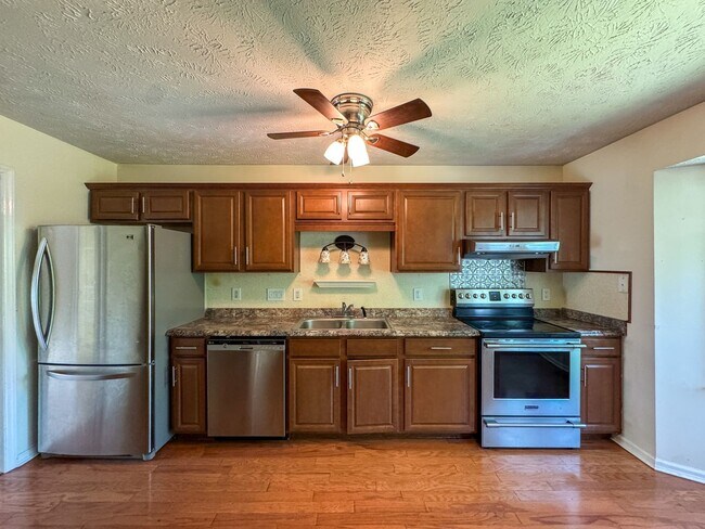 Building Photo - 6875 Baystone Rd