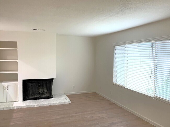 Building Photo - 9836 Snowmass Dr