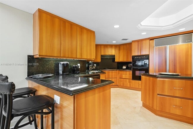 Building Photo - 9559 Collins Ave