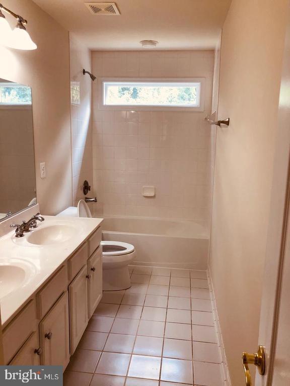 Building Photo - 8533 Gallahan Ct