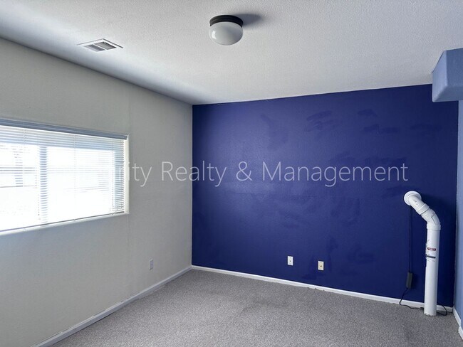 Building Photo - 442 Antero St