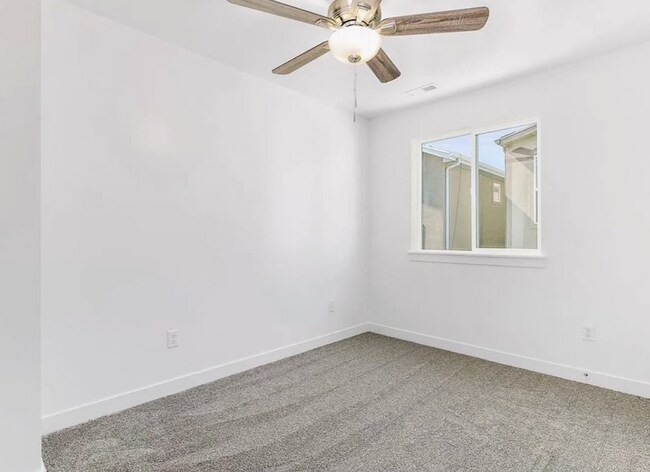 Building Photo - 476 S 680 E