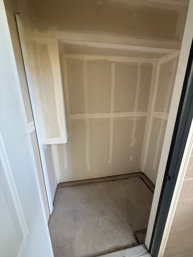 Building Photo - Cozy Two Bed/Two Bath Condo in Convenient ...