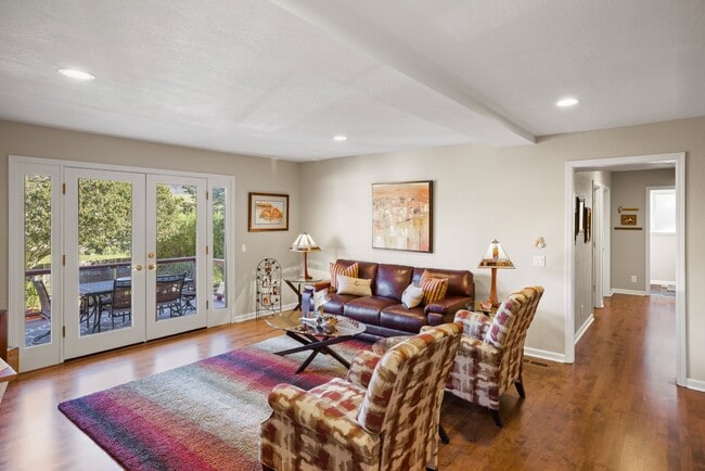 Building Photo - 3035 Ribera Rd