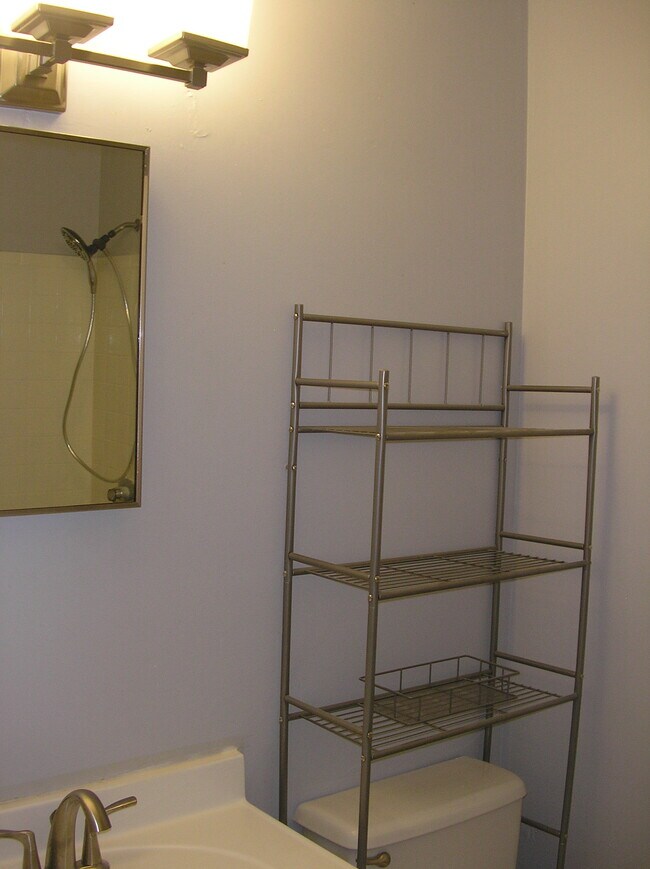 Building Photo - 500 Wimbledon Ct