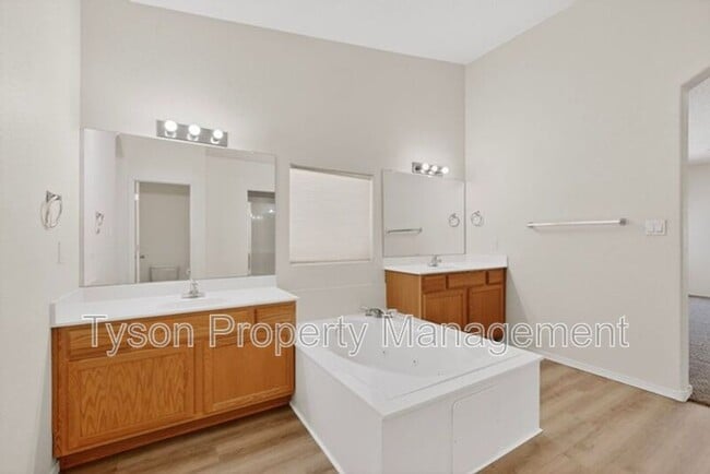 Building Photo - 1840 Bold Ruler St