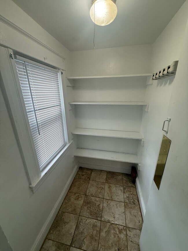 Building Photo - Stunning & Updated 4BR/2BA Home – Certified Lead-Free!