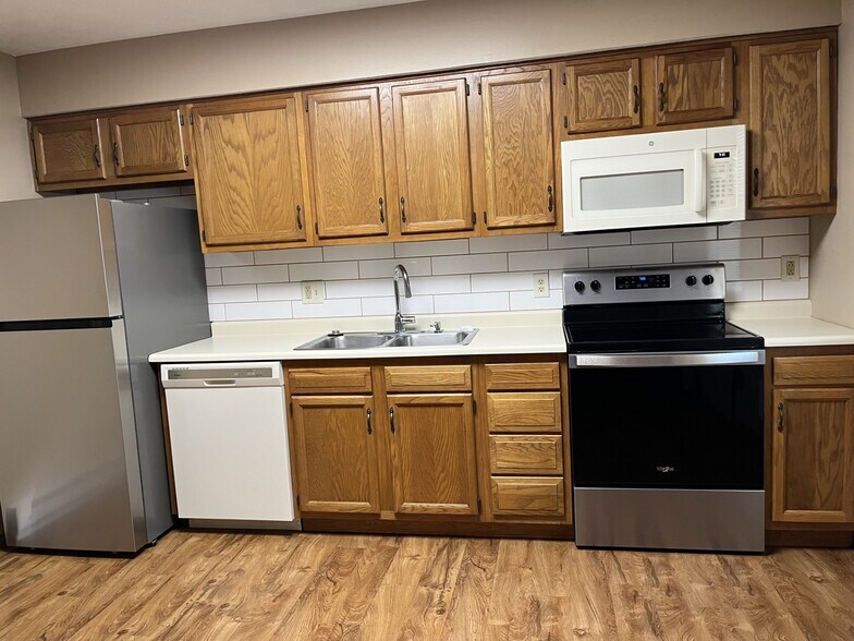 Building Photo - 1585 Windridge Pl