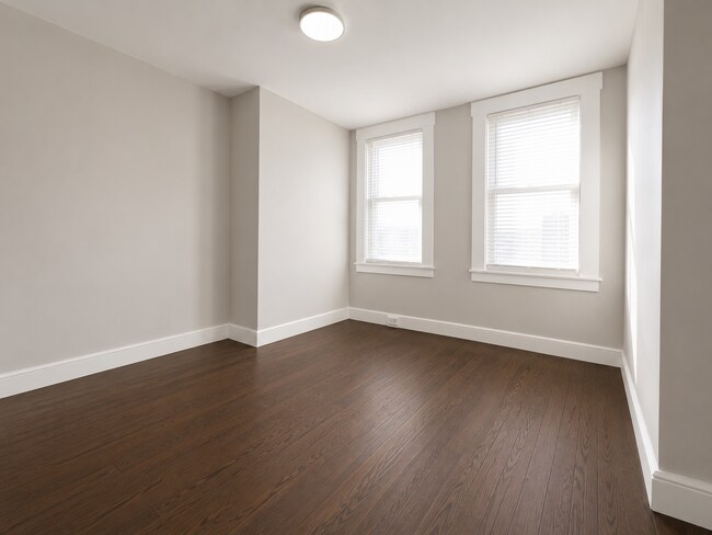 Building Photo - 614 N Streeper St