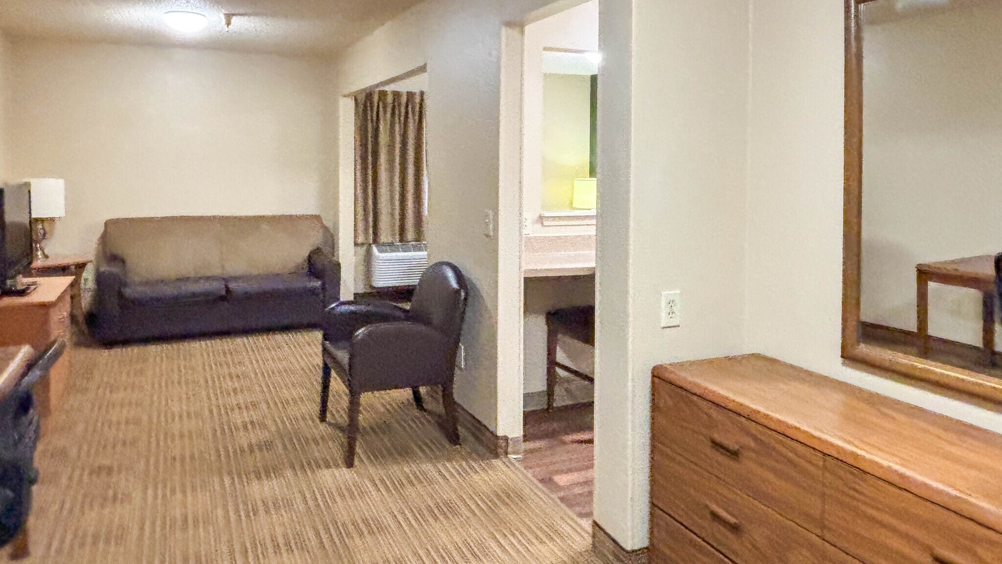 Building Photo - 530 Woods Lake Rd