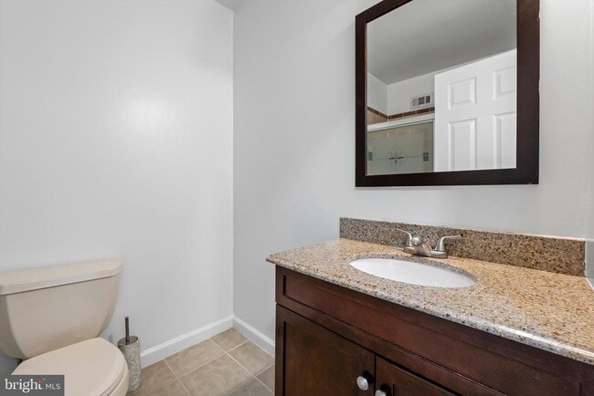 Building Photo - 10422 Floral Dr