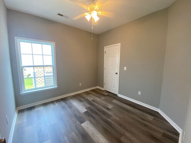 Building Photo - Home Highwoods Plantation