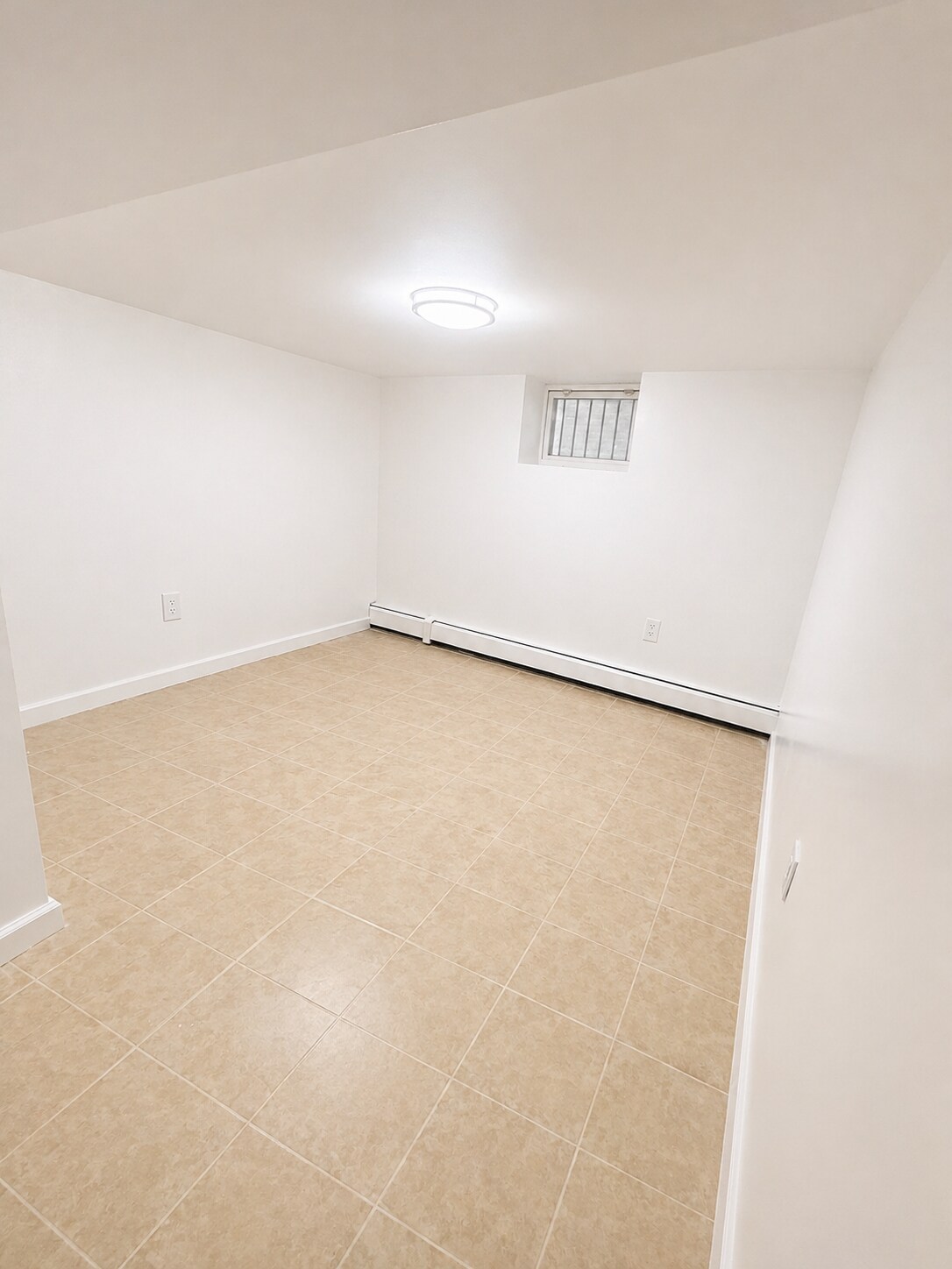 Building Photo - 2408 Beverley Rd