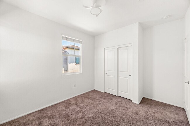 Building Photo - 12162 Diamond Dust Dr