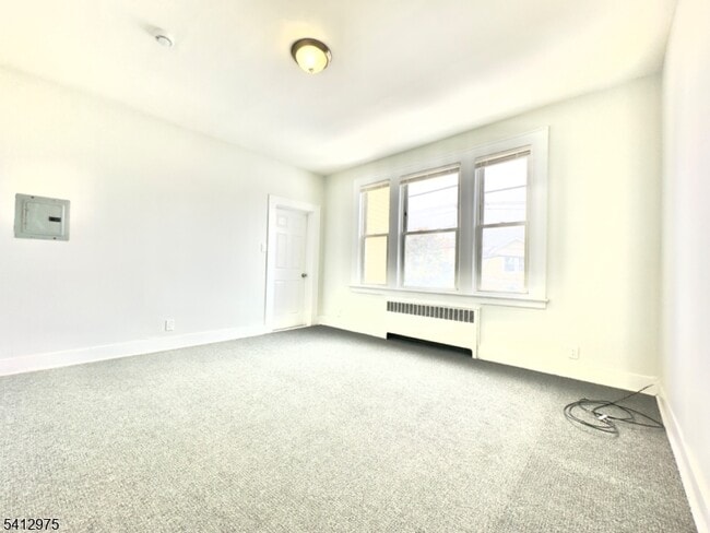 Building Photo - 476 Grove St