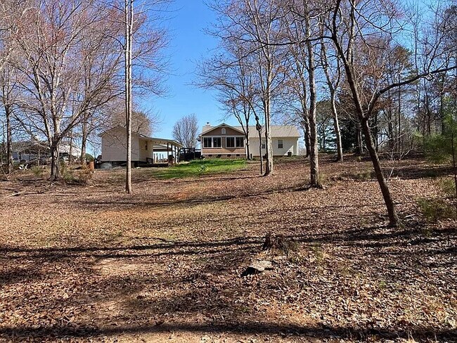 Building Photo - 713 Lindal Ct