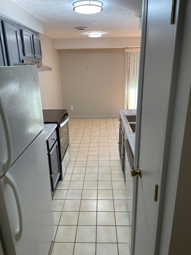 Building Photo - 4360 Inner Circle Dr