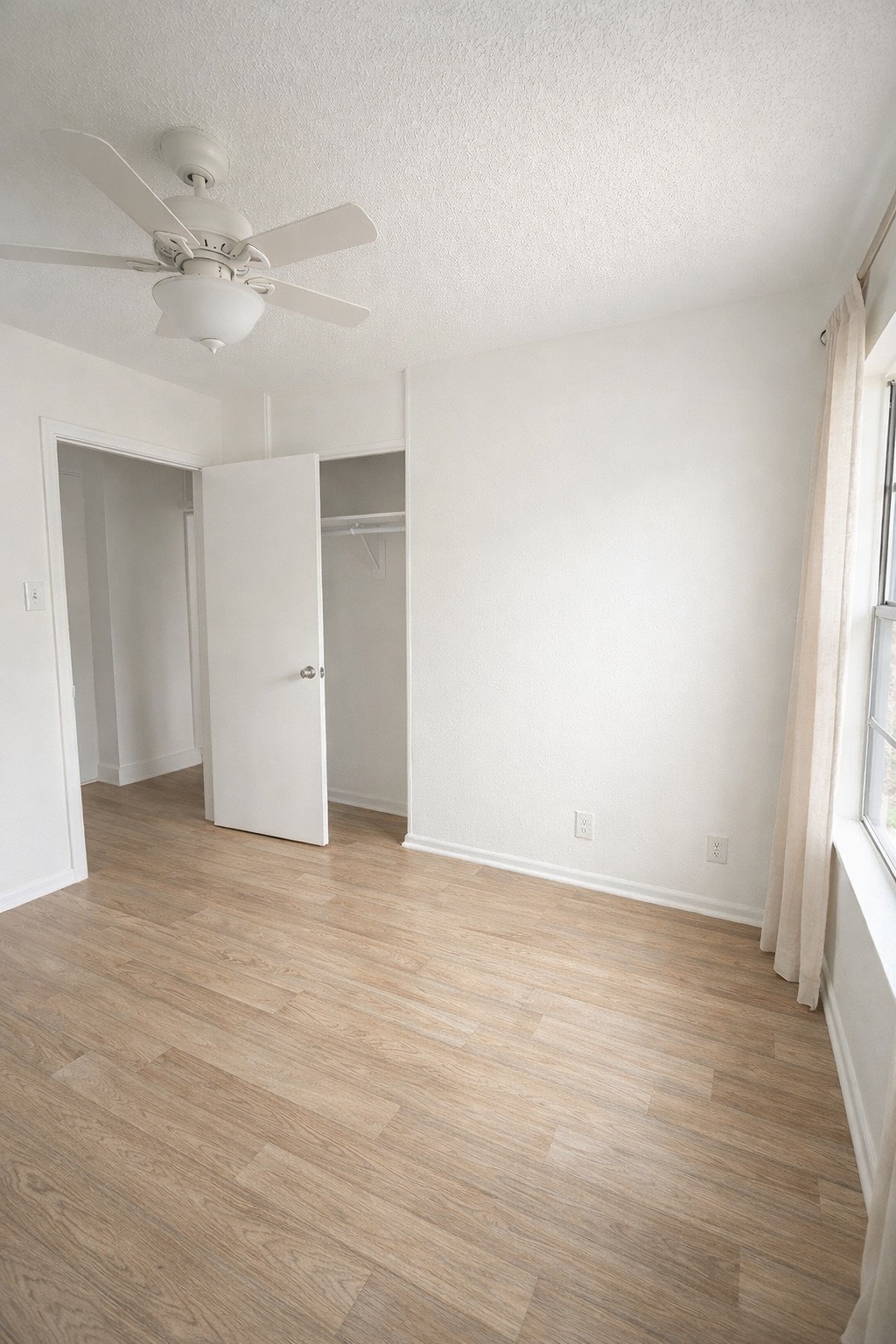 Building Photo - 4211 Tropical Dr