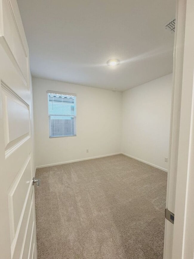 Building Photo - New 3 Bedroom 2 Bath Home at Western Gardens!