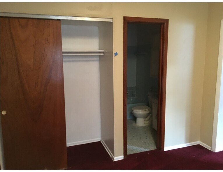 Building Photo - 3725 E 38th Ave