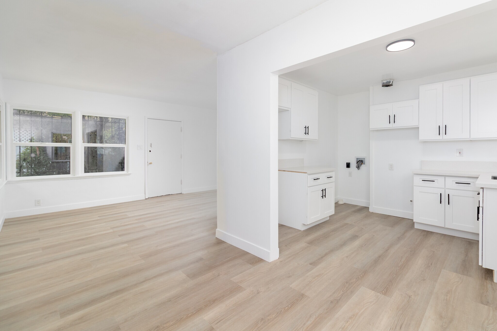 Building Photo - 1723 W 35th Pl