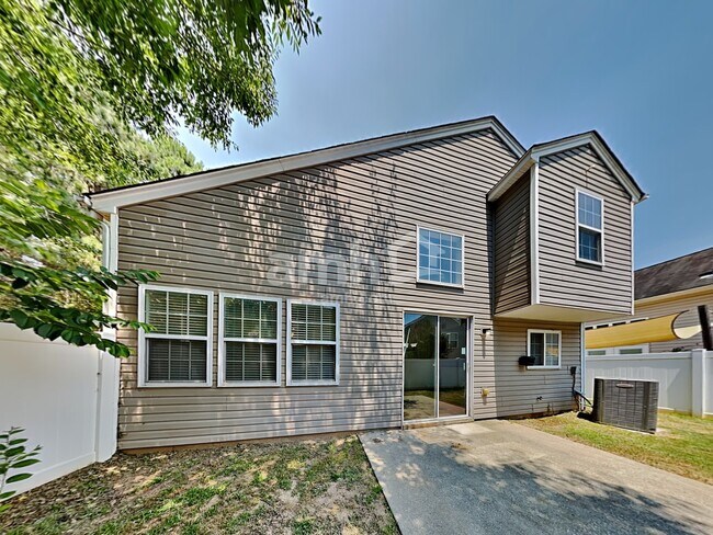 Building Photo - 222 Hiawassee Dr