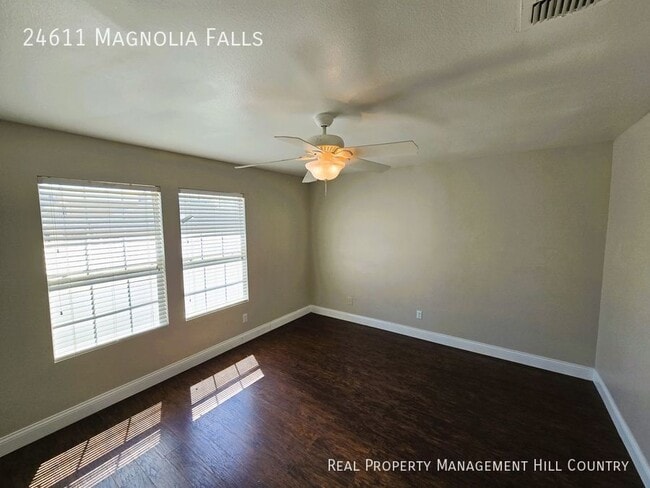 Building Photo - 24611 Magnolia Falls