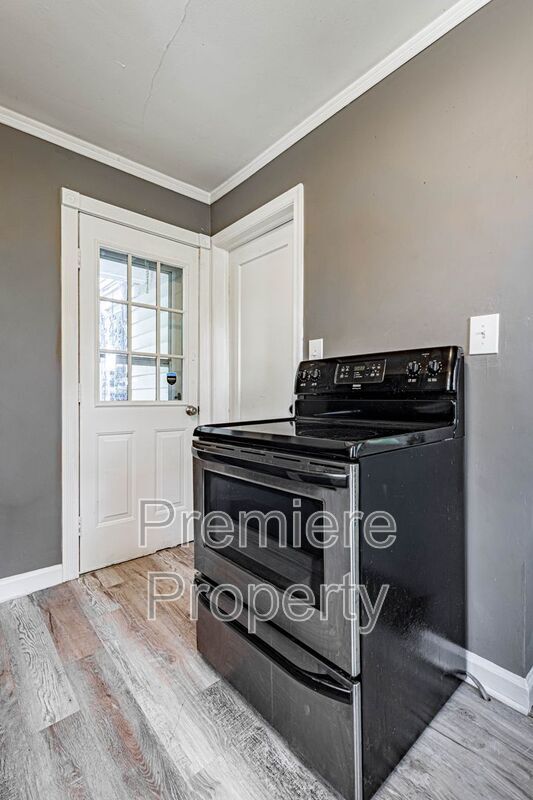 Building Photo - 1705 S Northern Blvd