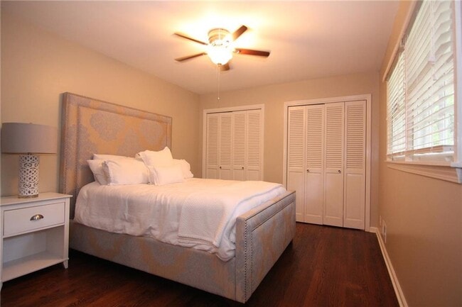 Building Photo - 3571 Sunderland Cir NE