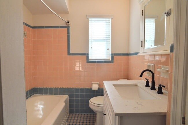 Building Photo - 27 Sunnymede Dr