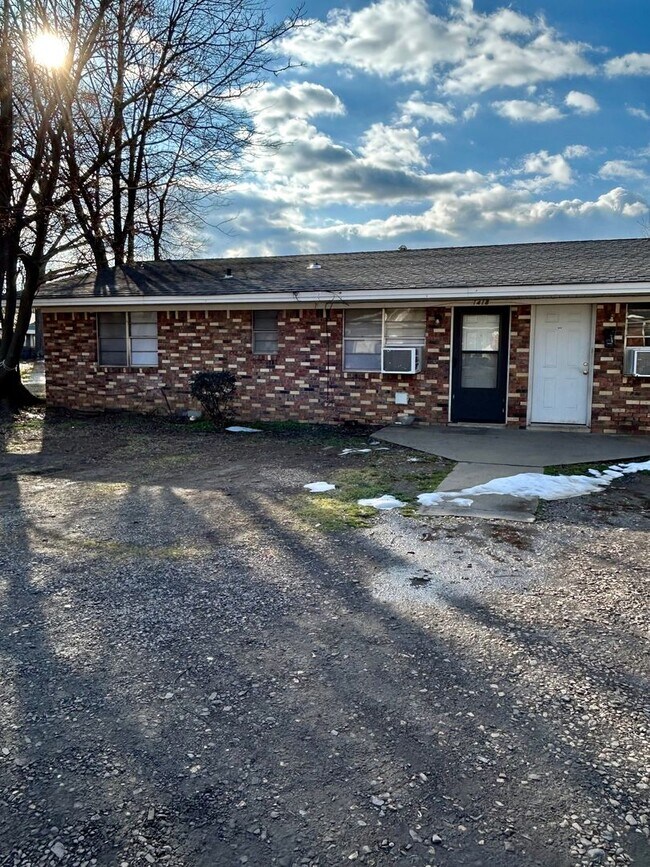 Building Photo - 1416 S Boston Ave