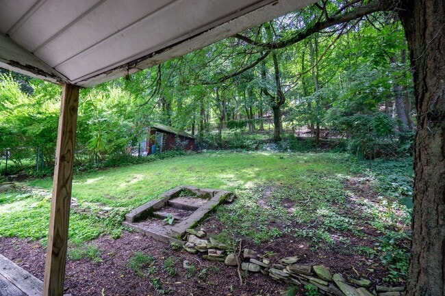 Building Photo - Available 8/1/26 - Single Family Home With...