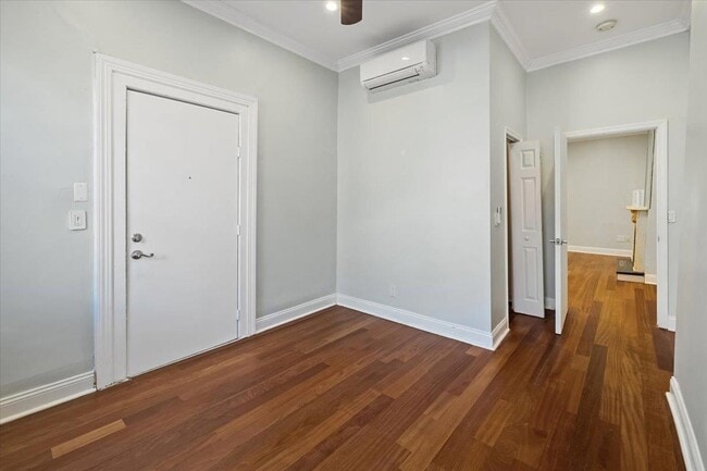 Building Photo - 259 7th St